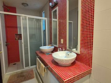 CASA EN VENTA EN CAMPESTRE MORILLOTLA CON ALBERCA Y GYM!! JARDIN ENORME!