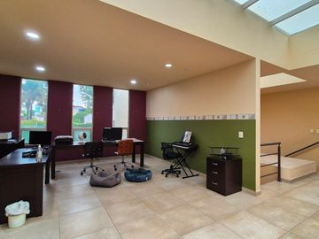 CASA EN VENTA EN CAMPESTRE MORILLOTLA CON ALBERCA Y GYM!! JARDIN ENORME!
