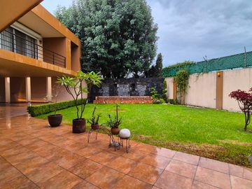CASA EN VENTA EN CAMPESTRE MORILLOTLA CON ALBERCA Y GYM!! JARDIN ENORME!