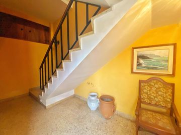VENTA CASA CON GALPÓN 172 M2 PATIO TERRAZA QUINCHO LANUS