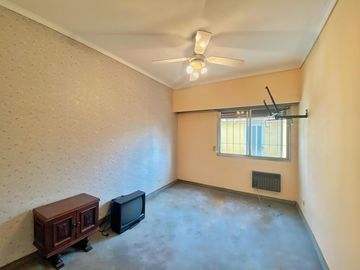 VENTA CASA CON GALPÓN 172 M2 PATIO TERRAZA QUINCHO LANUS