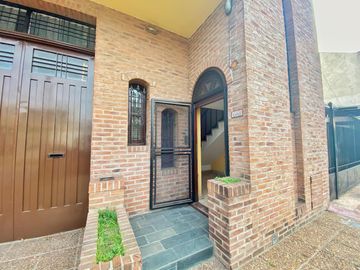 VENTA CASA CON GALPÓN 172 M2 PATIO TERRAZA QUINCHO LANUS