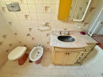 VENTA CASA CON GALPÓN 172 M2 PATIO TERRAZA QUINCHO LANUS
