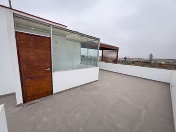 LINDA CASA CON PISCINA EN ALQUILER EN LURIN