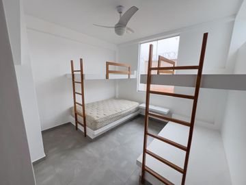 LINDA CASA CON PISCINA EN ALQUILER EN LURIN