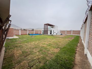 LINDA CASA CON PISCINA EN ALQUILER EN LURIN