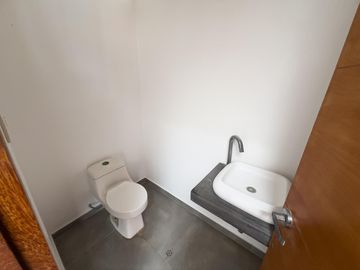 LINDA CASA CON PISCINA EN ALQUILER EN LURIN
