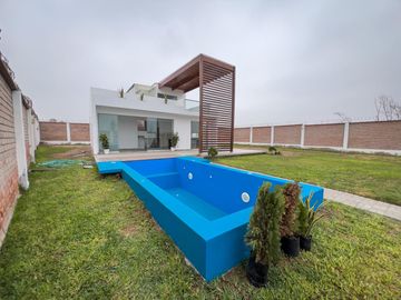 LINDA CASA CON PISCINA EN ALQUILER EN LURIN