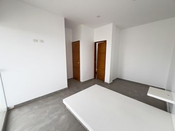 LINDA CASA CON PISCINA EN ALQUILER EN LURIN