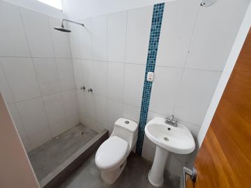 LINDA CASA CON PISCINA EN ALQUILER EN LURIN