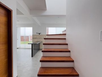 LINDA CASA CON PISCINA EN ALQUILER EN LURIN