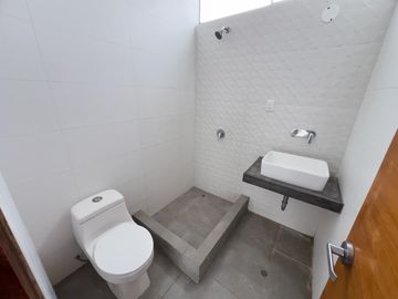 LINDA CASA CON PISCINA EN ALQUILER EN LURIN