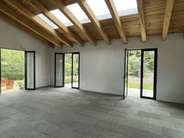 Casa en venta en Los Saucos, Valle de Bravo