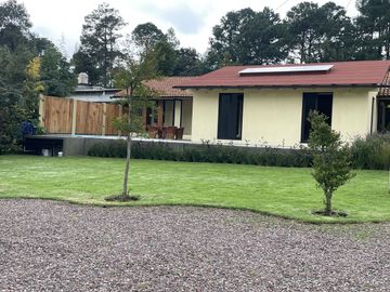 Casa en venta en Los Saucos, Valle de Bravo