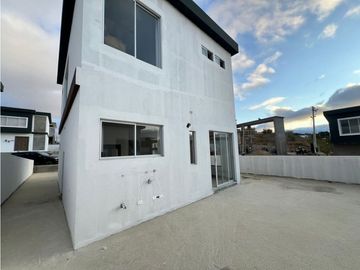 CASA EN ALQUILER A ESTRENAR AL SUR DE MANTA EN LA URBANIZACIÓN NAHLA