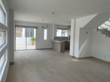 CASA EN ALQUILER A ESTRENAR AL SUR DE MANTA EN LA URBANIZACIÓN NAHLA