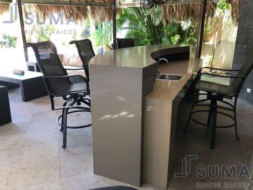 Casa en Venta con Alberca en Col. Jardín 20 de Noviembre, Madero Tamaulipas.