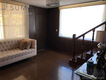 Casa en Venta con Alberca en Col. Jardín 20 de Noviembre, Madero Tamaulipas.