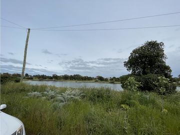 terreno frente al rio quequen