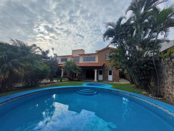 Casa Sola en Lomas de Cortes Cuernavaca - LLR-130-Cs