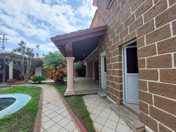 Casa Sola en Lomas de Cortes Cuernavaca - LLR-130-Cs