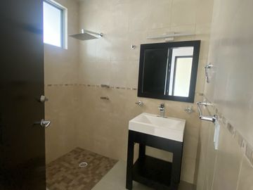 CASA EN VENTA EN EL CLUSTER 222 LOMAS DE ANGELÓPOLIS
