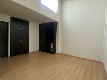 CASA EN VENTA EN EL CLUSTER 222 LOMAS DE ANGELÓPOLIS