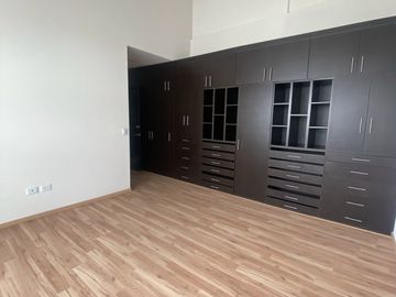 CASA EN VENTA EN EL CLUSTER 222 LOMAS DE ANGELÓPOLIS