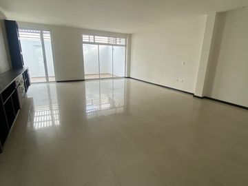 CASA EN VENTA EN EL CLUSTER 222 LOMAS DE ANGELÓPOLIS