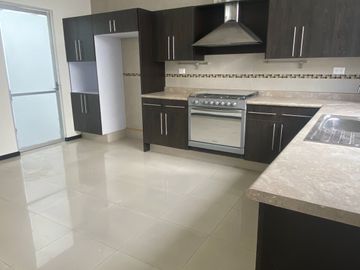 CASA EN VENTA EN EL CLUSTER 222 LOMAS DE ANGELÓPOLIS