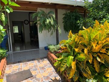 FINCA PRODUCTIVA  PISCCOLA CERCA A PORCE VEREDA EL CANEY  SANTA ROSA