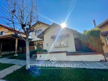 Hermosa casa en barrio residencial