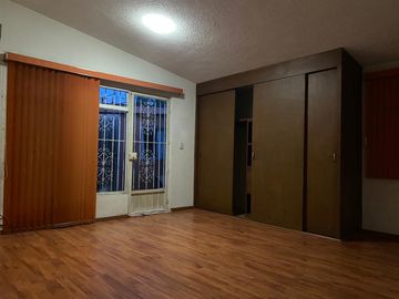 Venta Casa de un piso con amplio jardín de 300 m2, Santiago Momoxpan