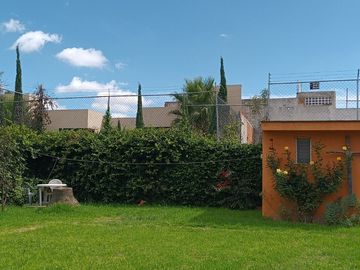 Venta Casa de un piso con amplio jardín de 300 m2, Santiago Momoxpan