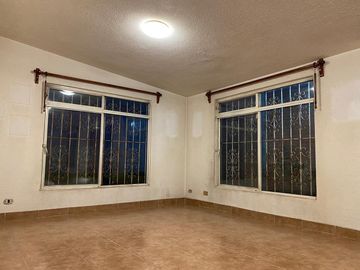 Venta Casa de un piso con amplio jardín de 300 m2, Santiago Momoxpan