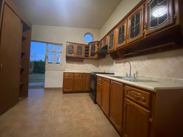 Venta Casa de un piso con amplio jardín de 300 m2, Santiago Momoxpan