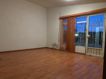 Venta Casa de un piso con amplio jardín de 300 m2, Santiago Momoxpan