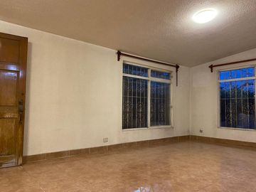 Venta Casa de un piso con amplio jardín de 300 m2, Santiago Momoxpan
