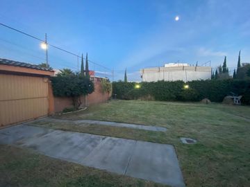 Venta Casa de un piso con amplio jardín de 300 m2, Santiago Momoxpan