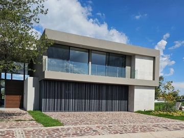 CASA EN VENTA EN  COUNTRY CLUB GRAN JARDIN LEÓN GUANAJUATO