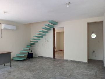 Casa en VENTA sobre Av. Cuauhtémoc en Centro de Veracruz. IDEAL PARA INVERSION