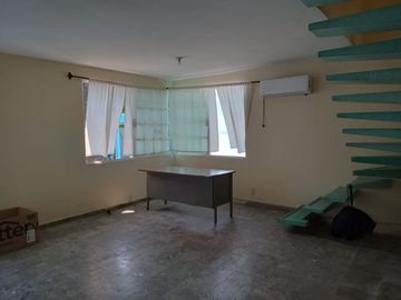 Casa en VENTA sobre Av. Cuauhtémoc en Centro de Veracruz. IDEAL PARA INVERSION