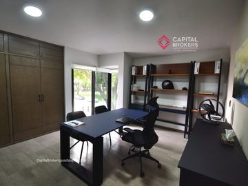 Casa de Lujo en Venta en Valle Real