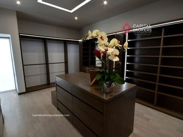 Casa de Lujo en Venta en Valle Real