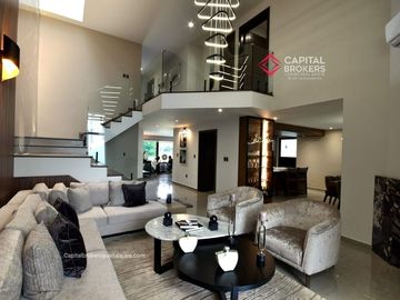 Casa de Lujo en Venta en Valle Real