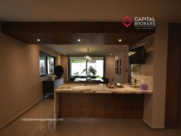 Casa de Lujo en Venta en Valle Real