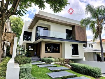 Casa de Lujo en Venta en Valle Real