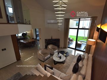 Casa de Lujo en Venta en Valle Real