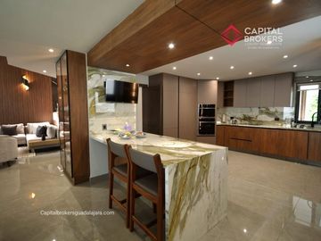 Casa de Lujo en Venta en Valle Real