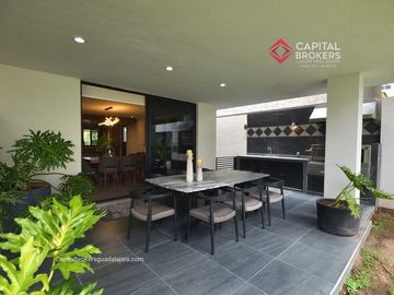 Casa de Lujo en Venta en Valle Real